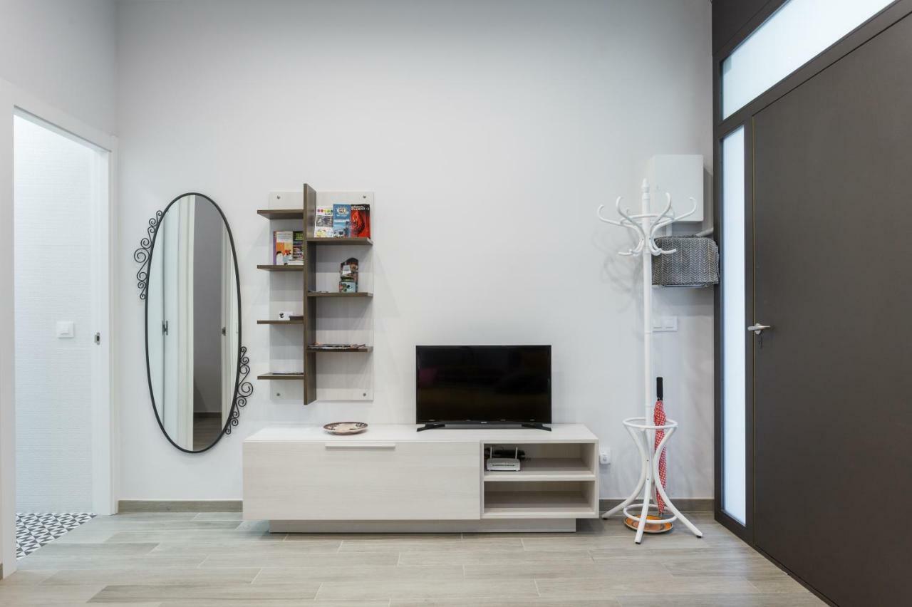Beautiful Apartment 20 Minutes From City Center L’Hospitalet de Llobregat Exterior foto
